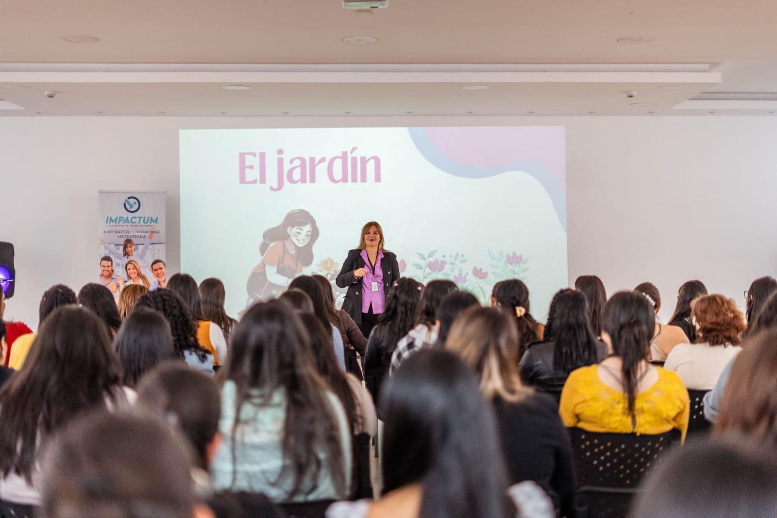 Conferencia inspiradora de Impactum ante el público
